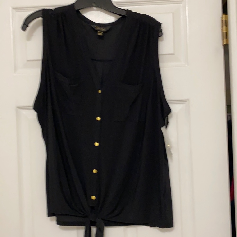 Sleeveless blouse